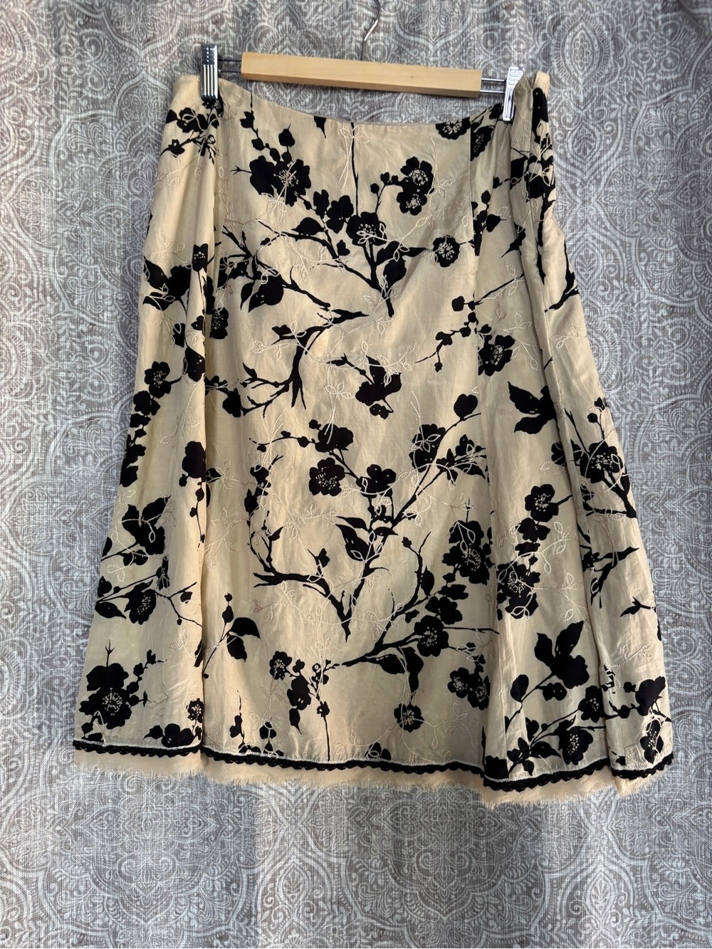 White House Black Market Black on Cream Floral A-Line Skirt